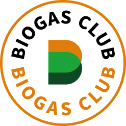 Logo do Biogas Club, destacando um design moderno com as cores verde e laranja, representando a sustentabilidade e inovação no setor de energia renovável.